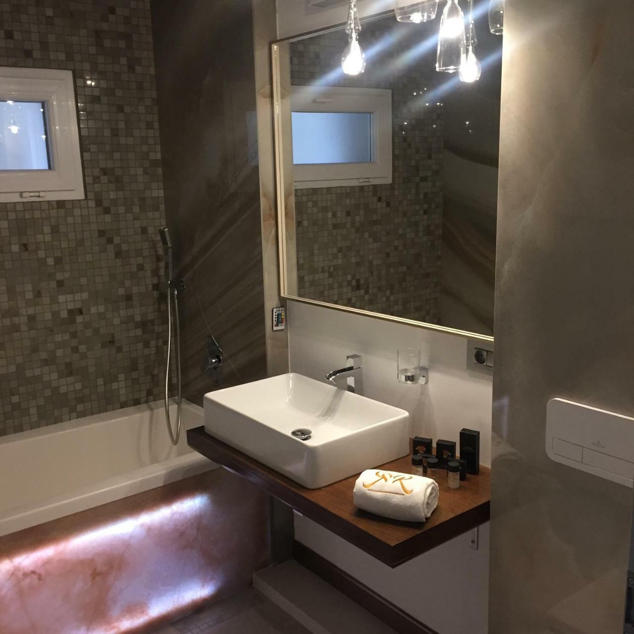 Rubio Residence - Accmonia Luxury Apartment Arad Buitenkant foto