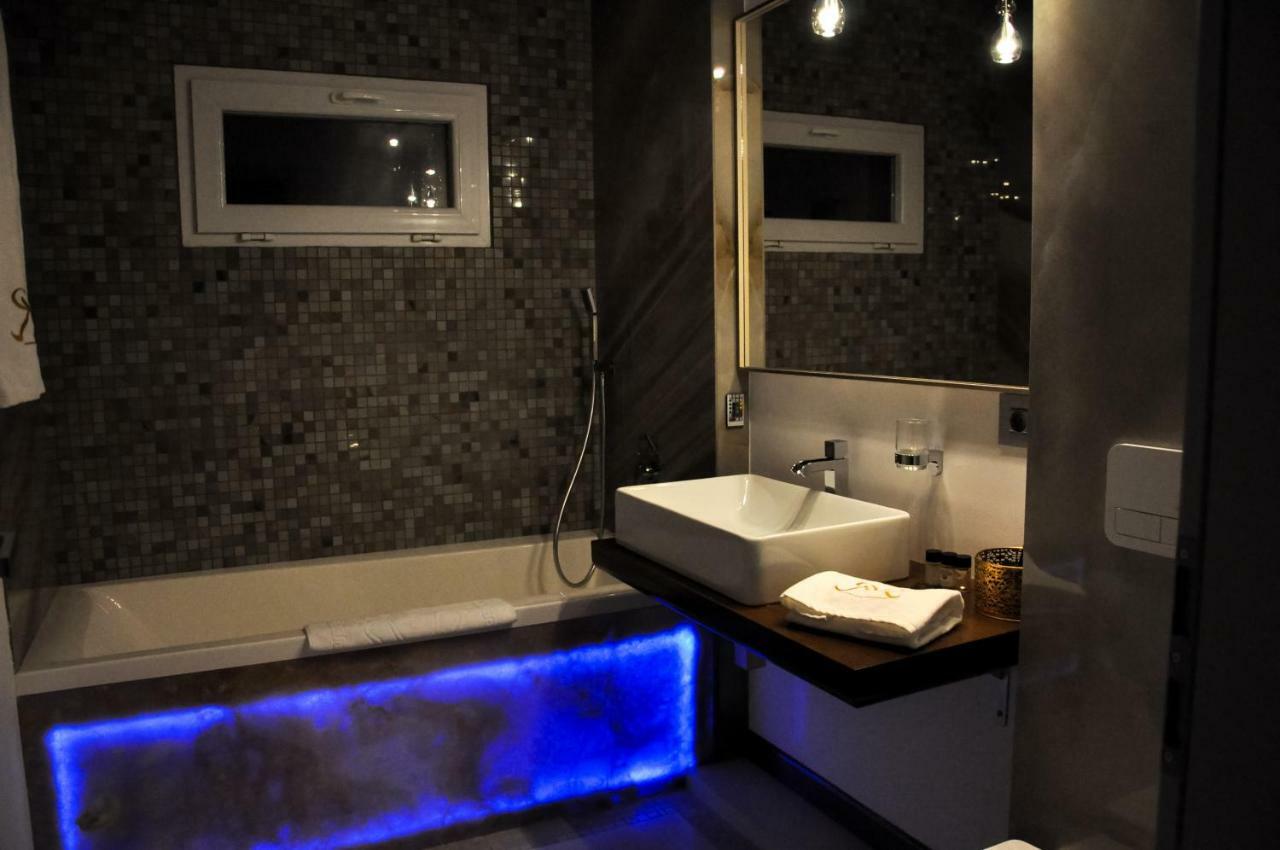 Rubio Residence - Accmonia Luxury Apartment Arad Buitenkant foto